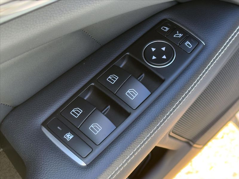 Mercedes-Benz CLS 3,0 350CDI 185kW AMG-Line 4M C - fotka 13 z 38