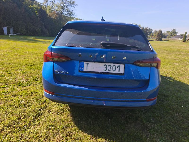 Škoda Octavia (2021) 1.5-TSI-110kw-SUPER STAV - fotka 8 z 27