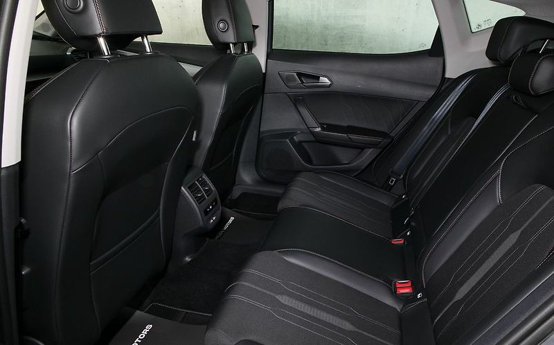 Cupra Formentor 2.0TSI 140kW 4x4 ZÁRUKA - fotka 11 z 28