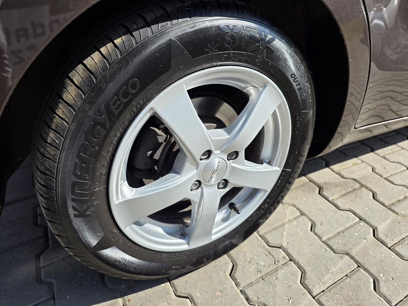 Kia Rio 1.4-1MAJITEL-SERVISOVÁNO-KLIMA - fotka 10 z 16