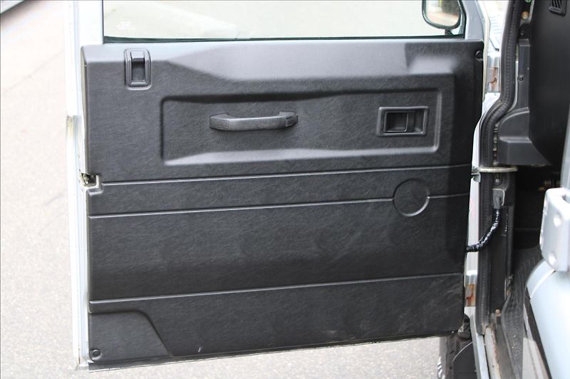Land Rover Defender 110 2.4 TD4 90kW / PUMA / CZ - fotka 13 z 38