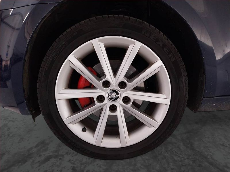 Škoda Octavia (2013) Ambition Plus 1.6 TDI - fotka 15 z 18