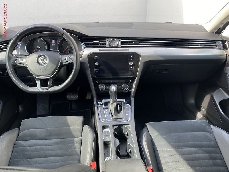 Volkswagen Passat (2019) 2.0 TDi, Highline, DSG, +ALU - fotka 8 z 20