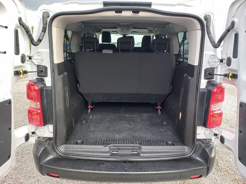 Toyota ProAce Verso (2023) 2.0D-4D 106kW L2 9-míst ČR DPH - fotka 11 z 17