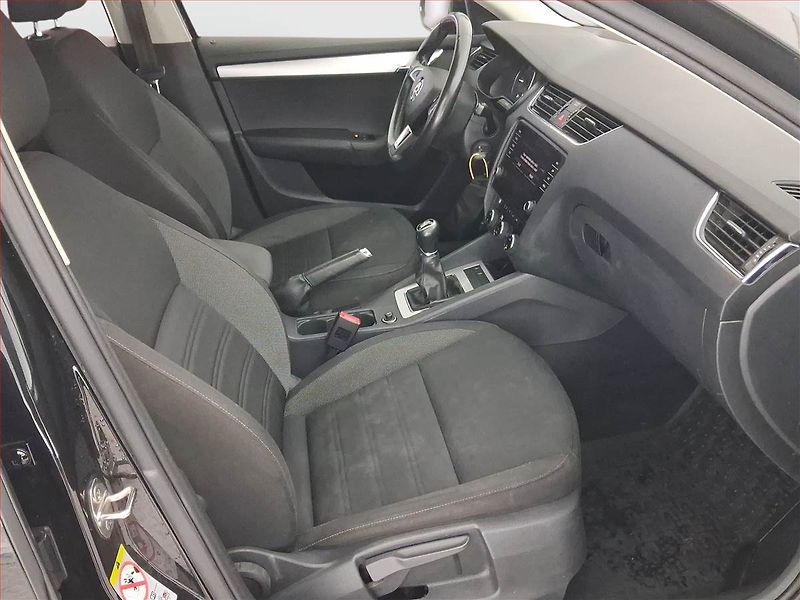Škoda Octavia (2019) Elegance 2.0 TDI, Tempomat - fotka 9 z 17