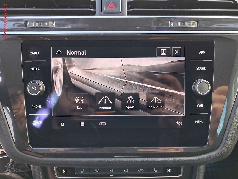Volkswagen Tiguan (2019) 2.0TDi 4x4, ČR, DSG, LED - fotka 18 z 21