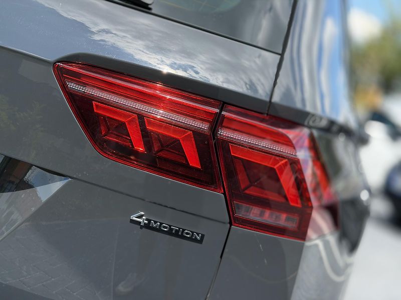 Volkswagen Tiguan (2022) 2.0 tsi 140 kw/4x4/záruka/DPH - fotka 8 z 21