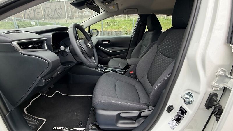 Toyota Corolla Sedan Comfort Limited - fotka 19 z 24