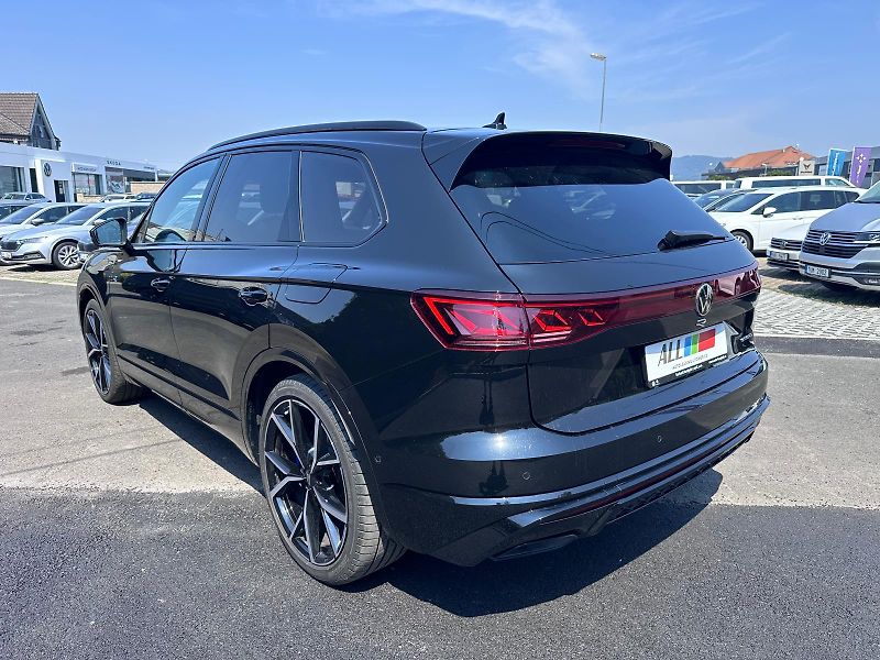 Volkswagen Touareg R 3.0 TSI eHybrid 340kW  - fotka 5 z 21