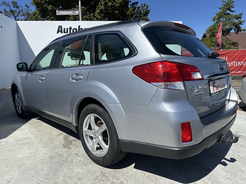 Subaru Outback (2012) 2.0 D 4x4 manual  - fotka 5 z 30