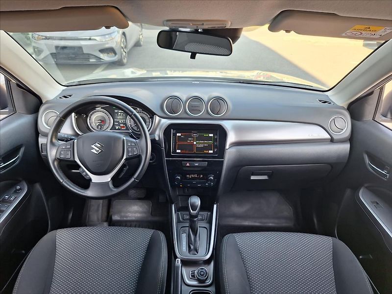 Suzuki Vitara 1,5 DualJet Hybrid  4WD AT CZ - fotka 7 z 16