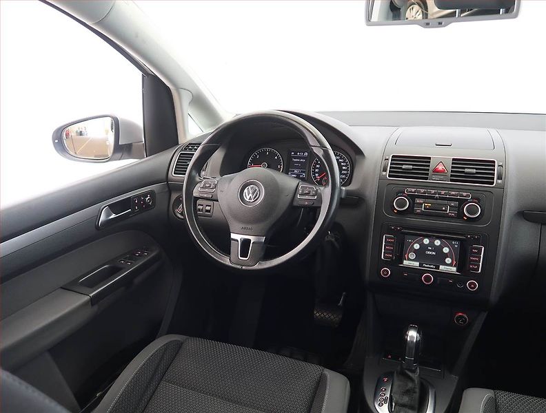 Volkswagen Touran (2011) Comfortline 2.0 TDI, Automat - fotka 7 z 23