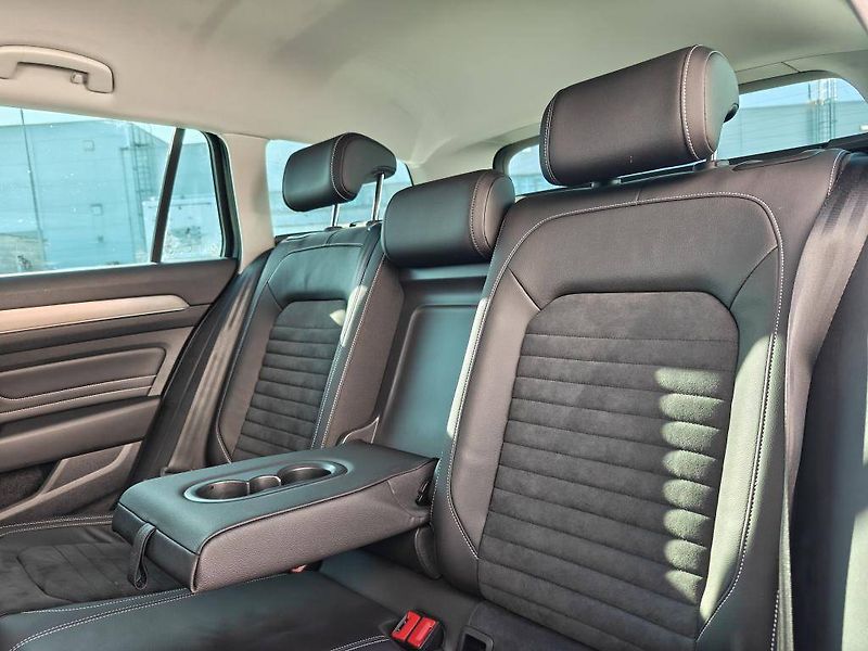 Volkswagen Passat Elegance 6G 2,0TDi - fotka 8 z 23