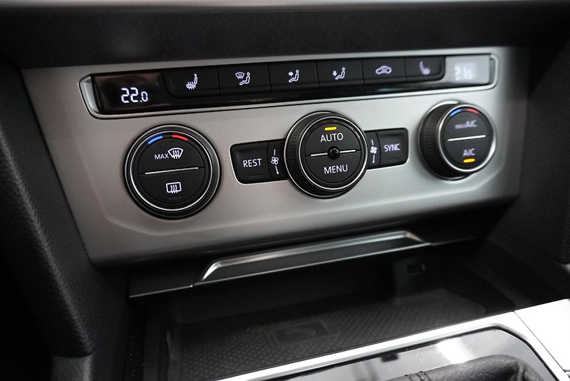 Volkswagen Passat (2019) PASSAT  1,5 TSI FACELIFT AUT. - fotka 25 z 30