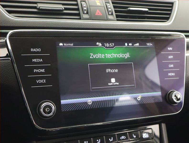 Škoda Superb (2020) Laurin&Klement 2.0 TDI - fotka 23 z 26