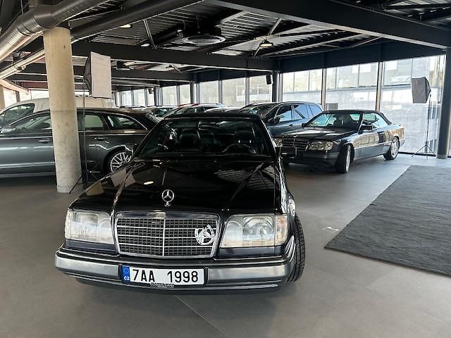 Mercedes-Benz 124 (1995) E320 24V kabriolet - fotka 12 z 28