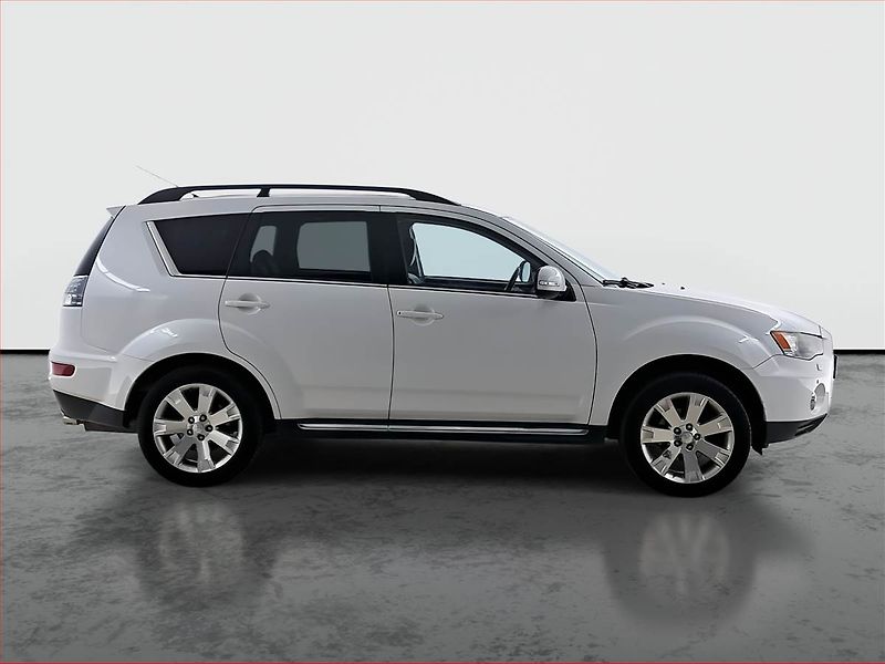 Mitsubishi Outlander (2011) 2.2 DI-D, 4X4, Automat - fotka 6 z 22