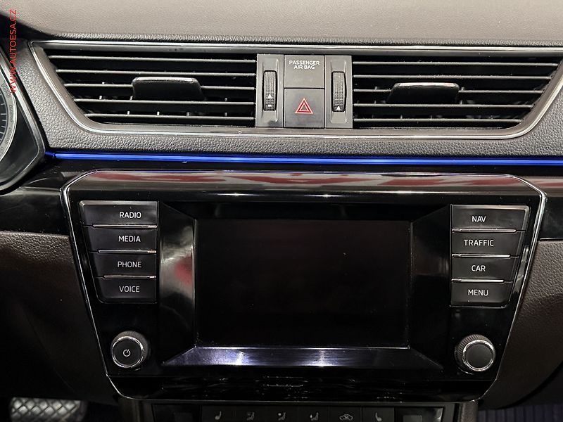 Škoda Superb (2015) 2.0 TDi 4x4, ČR, L&K, DSG - fotka 18 z 23