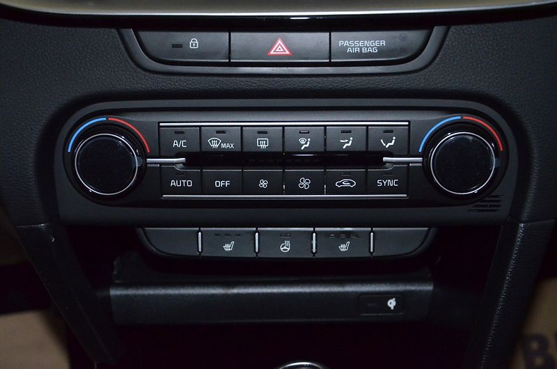 Kia XCeed (2026) CD 1,6 T-GDi GPF 7DCT STEEL ED - fotka 6 z 7
