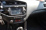 Kia Ceed (2018) 1,6 SW - náhled 17