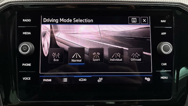 Volkswagen Passat 2.0 TDI DSG 4MOTION Alltrack - fotka 29 z 30