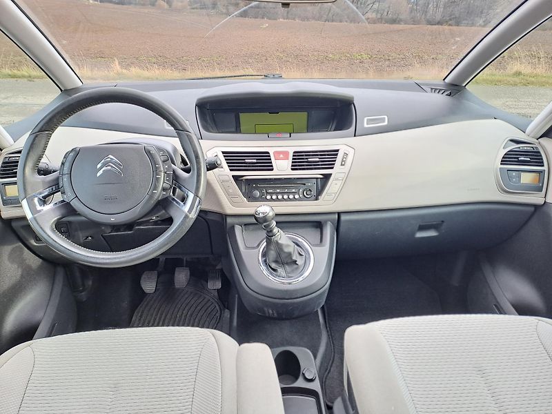 Citroën C4 Picasso (2012) 1.6 HDi SERVISKA - fotka 18 z 26