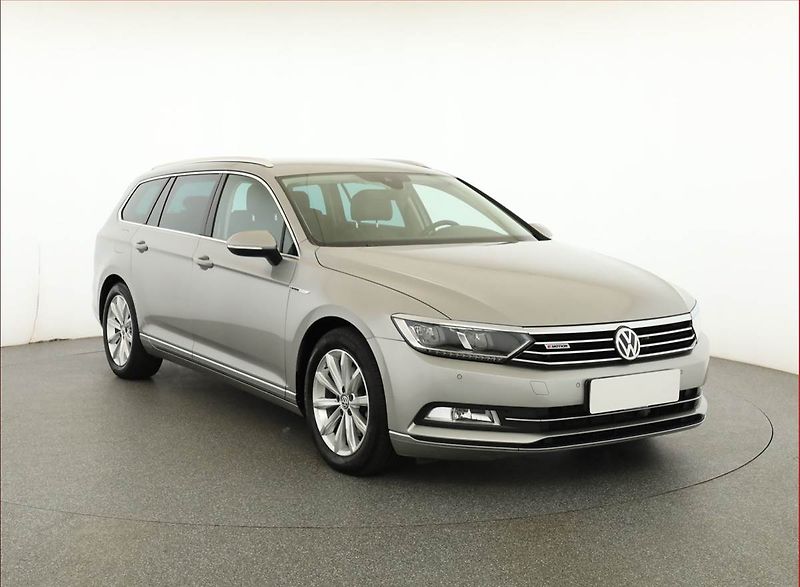 Volkswagen Passat (2015) Comfortline 2.0 TDI, 4X4 - fotografie inzerátu