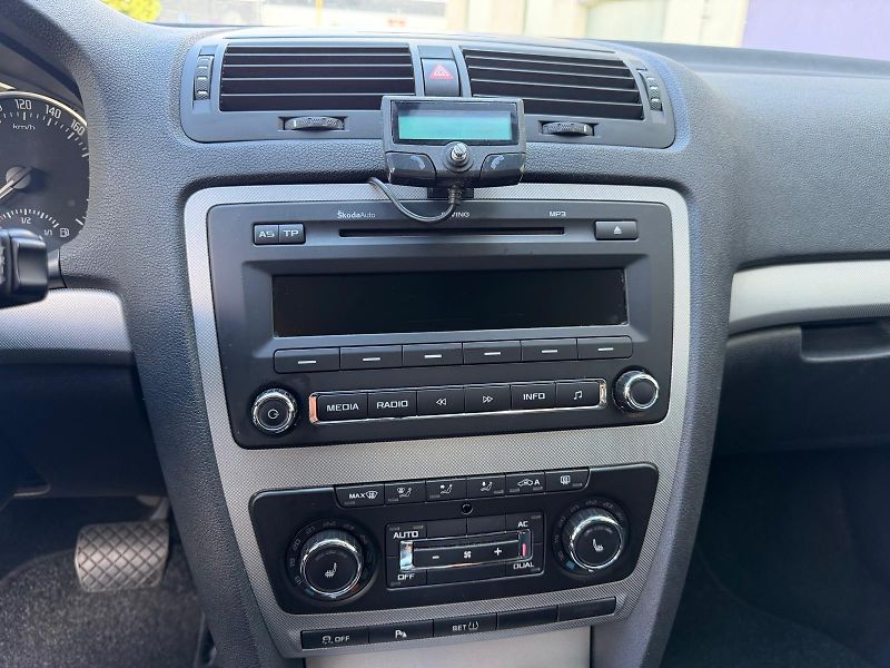 Škoda Octavia 1,4 TSI DSG Elegance  - fotka 19 z 22