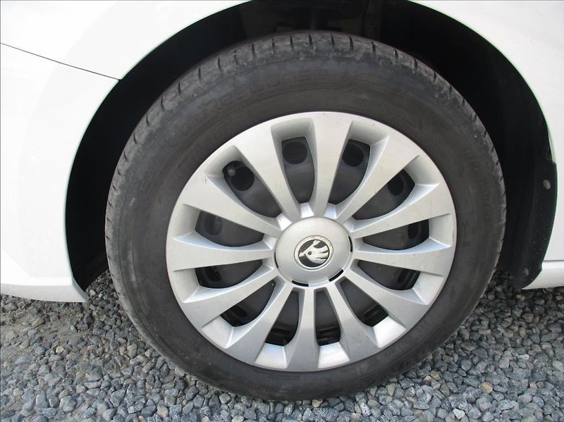 Škoda Fabia 1,0 TSI, klima,servis,DPH,CZ, - fotka 17 z 23