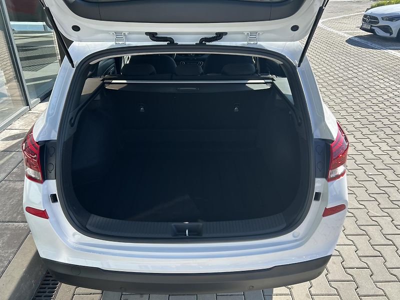 Hyundai i30 WG 1,5i 70 kW MT COMFORT FL - fotka 7 z 30
