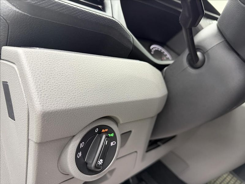 Volkswagen Caravelle 2,0 TDi, LONG,8-míst,DSG,CZ - fotka 27 z 35