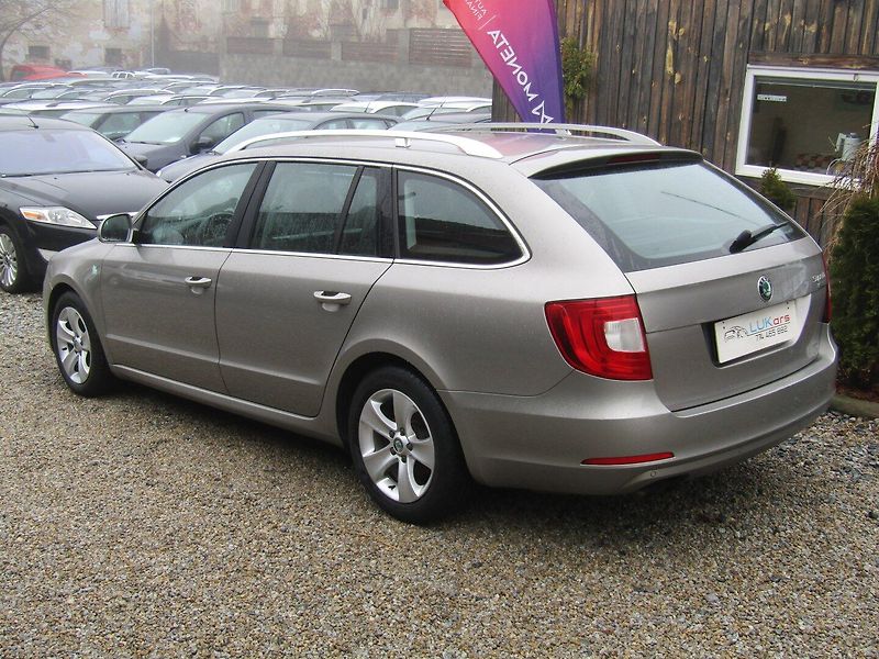 Škoda Superb (2011) 1.6 TDI 77kW - fotka 5 z 45