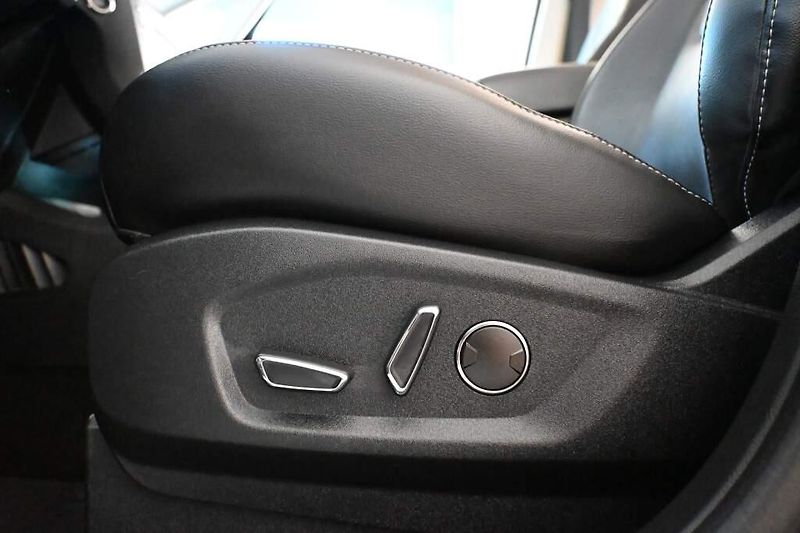 Ford S-MAX (2023) 2.5 LED SONY ACC Tažné FHEV Ti - fotka 27 z 38