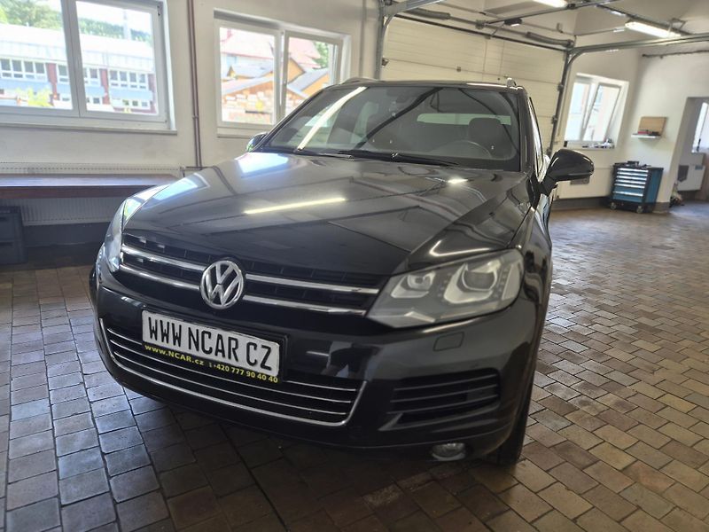 Volkswagen Touareg 3,0TDi 180kw 4x4 DSG 20ALU - fotka 1 z 41