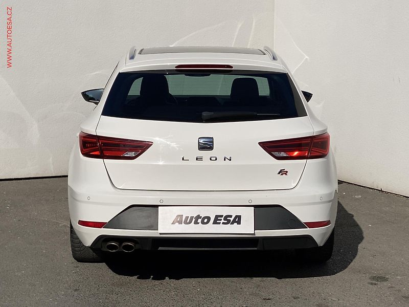 Seat Leon (2019) 2.0 TDi, FR, DSG, kůže, panor - fotka 5 z 19
