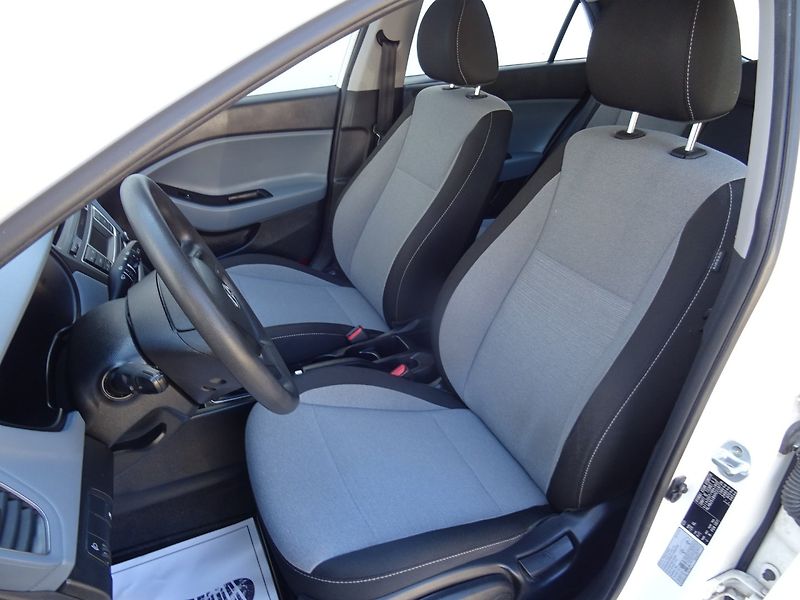 Hyundai i20 (2016) 1.2i,1maj,S.kniha,klima - fotka 8 z 21