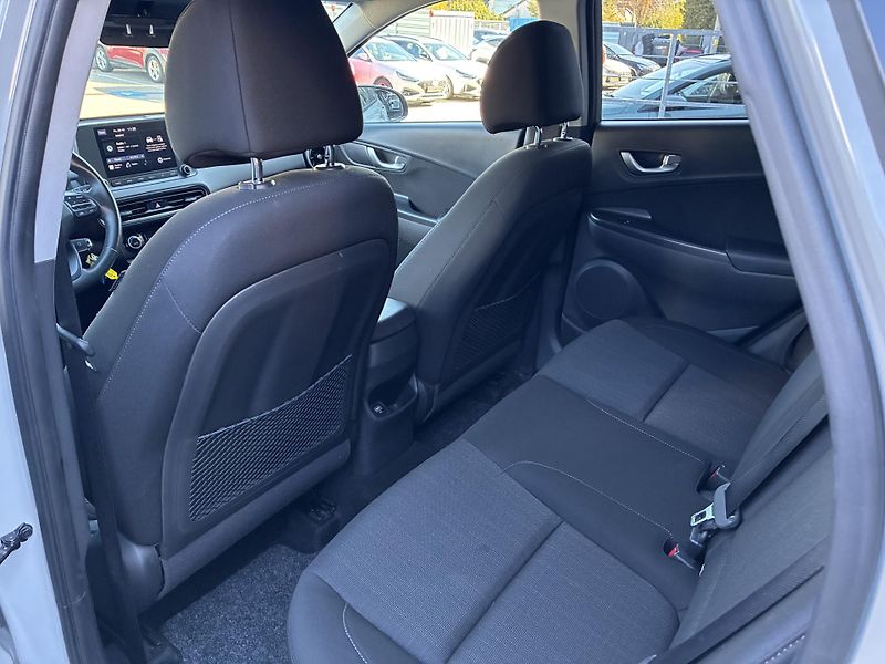 Hyundai Kona 1.0T-GDi 88kW SMART AUTOMAT - fotka 12 z 32