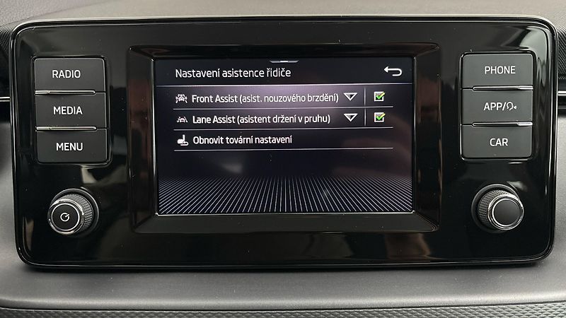 Škoda Scala 1.0 TSI Ambition - fotka 23 z 23