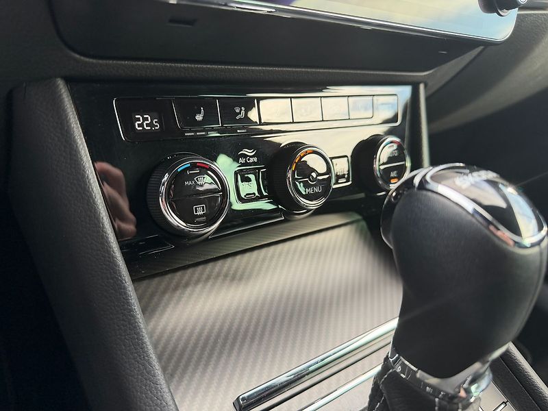 Škoda Superb Sportline  2,0TSI 140kW DSG - fotka 10 z 21