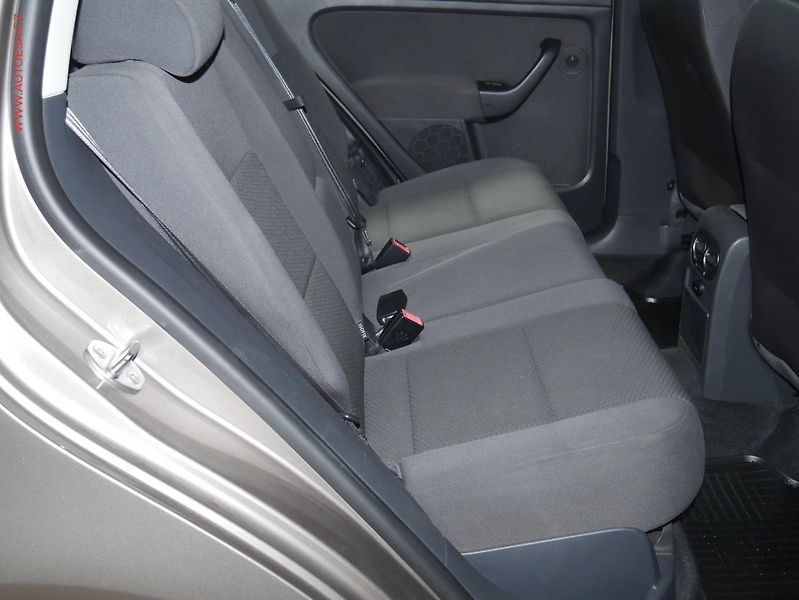 Volkswagen Golf Plus (2010) 1.2 TSi, ČR, AC, temp - fotka 11 z 18