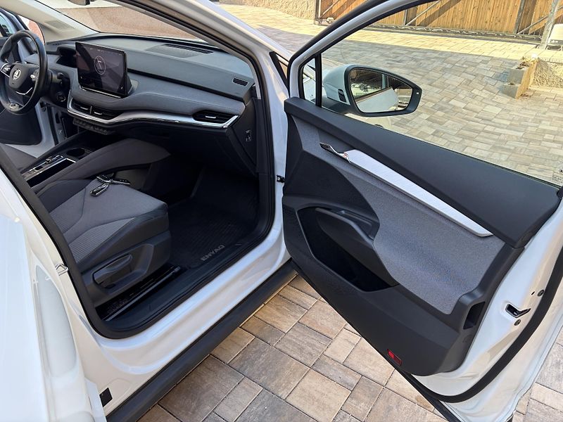 Škoda Enyaq (2022) 80, SOH 96%, tazne, TČ, - fotka 16 z 17