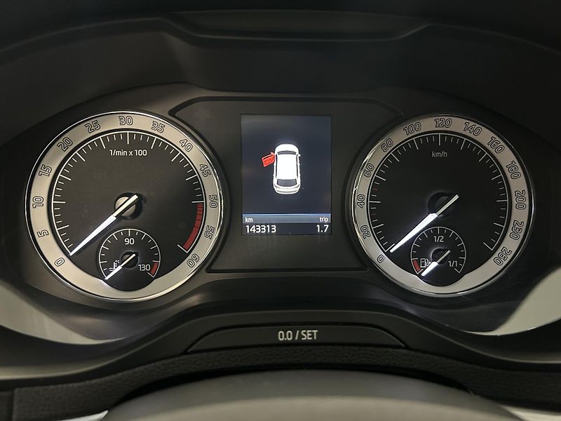 Škoda Karoq (2018) 1.6TDi Style Plus LED NAVI TZ - fotka 9 z 32