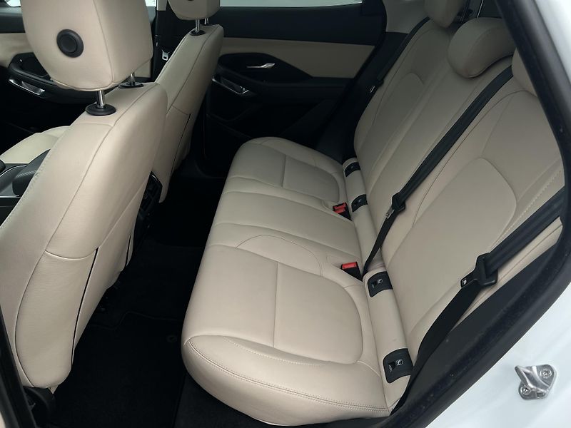Jaguar E-Pace P250 AWD AUT - fotka 6 z 44