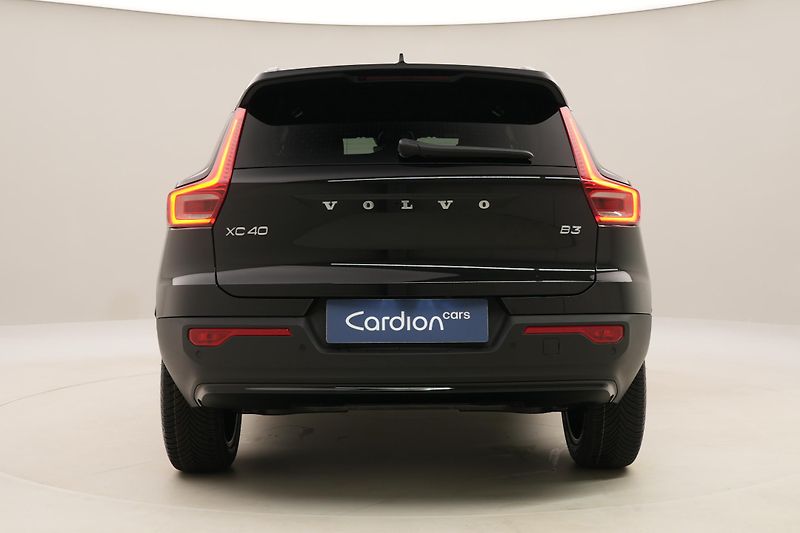 Volvo XC40 (2026) B3 AUT DARK ULTRA  - fotka 11 z 60