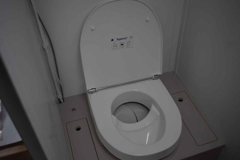 Tento expediční vůz je díky své dvojité kabině poměrně unikátní
