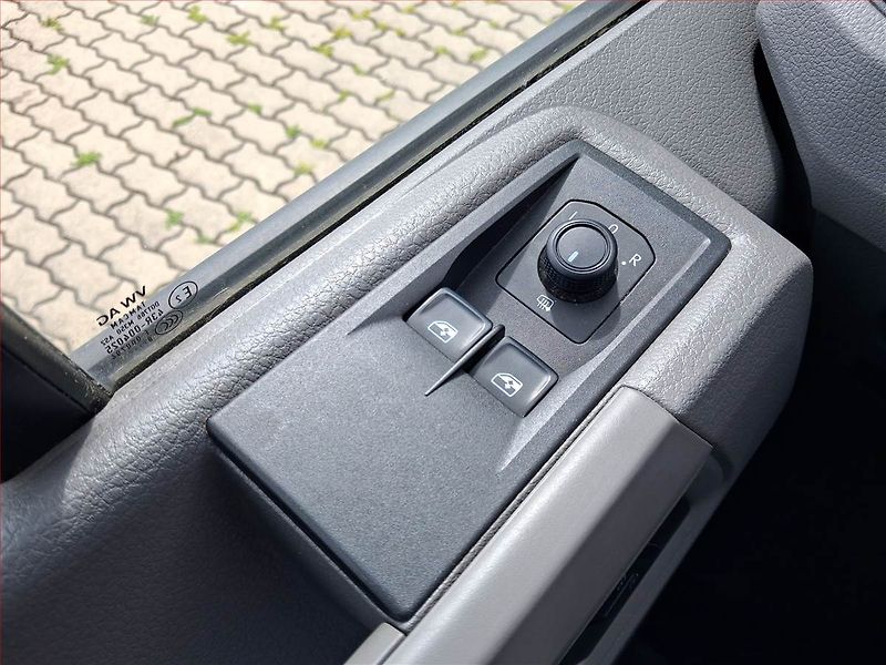Volkswagen Crafter (2018) 2.0 TDI, Valník, 19m3, 1.0t - fotka 11 z 13
