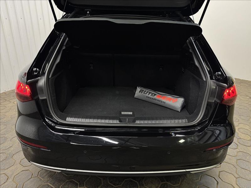 Audi A3 35TDI 110kW 2XALU MATRIX LED - fotka 32 z 41