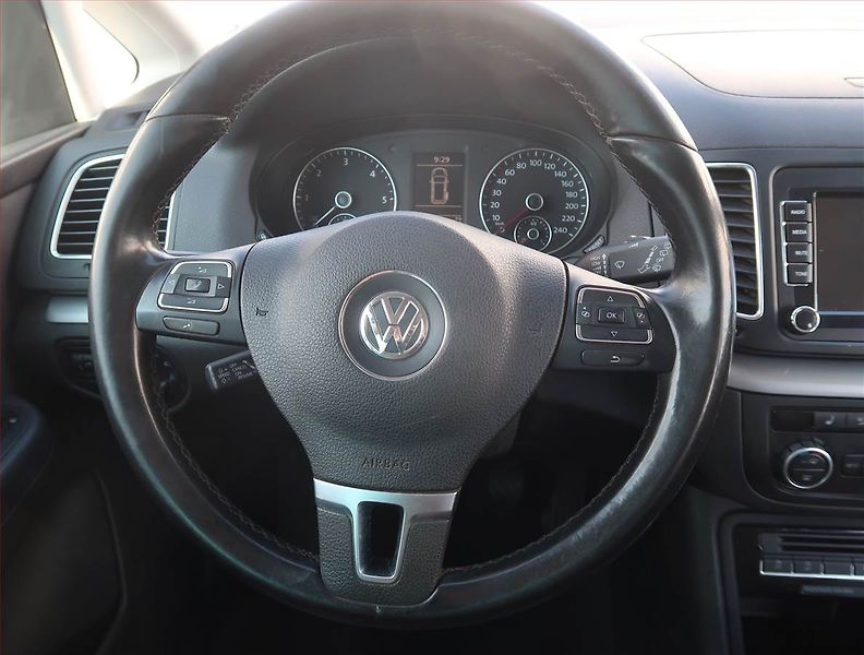 Volkswagen Sharan (2014) 2.0 TDI, 4X4, Serv.kniha - fotka 19 z 19