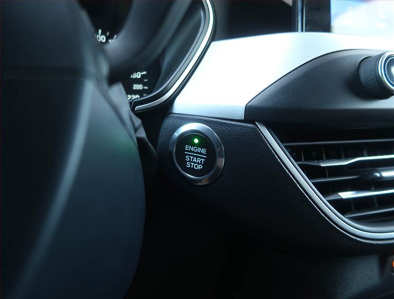 Ford Focus (2021) 1.0 EcoBoost, Navi, Tempomat - fotka 18 z 19