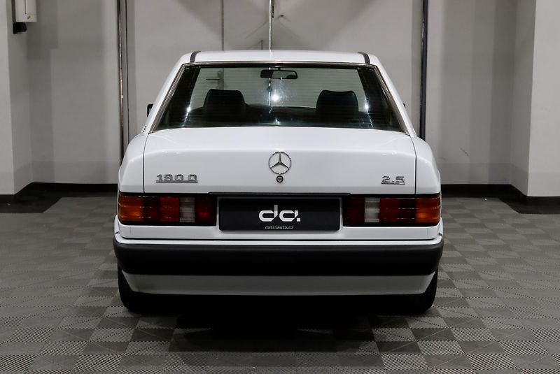 Mercedes-Benz 190 D 2.5 OM602 W201 - fotka 7 z 32